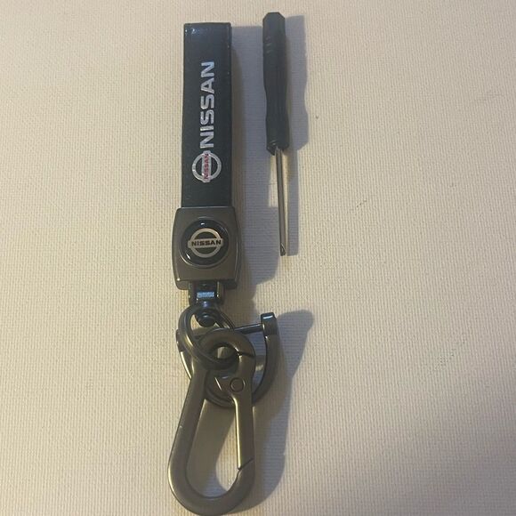 Nissan Logo Key Fob Keychain in Black Leather NWT - Picture 4 of 5